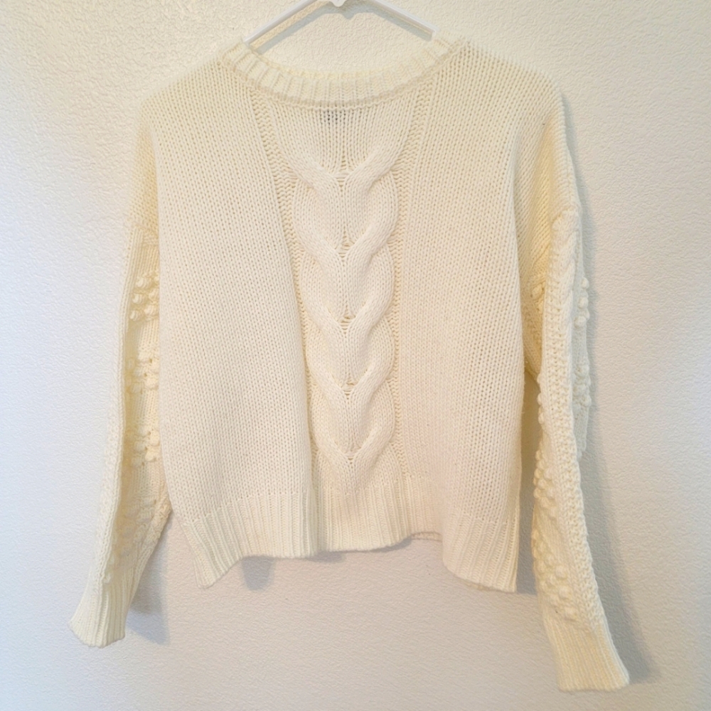 Moon and MADISON white Long Sleeve Sweater Sz M